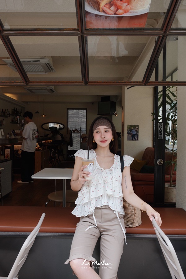 V領碎花綁帶蛋糕上衣